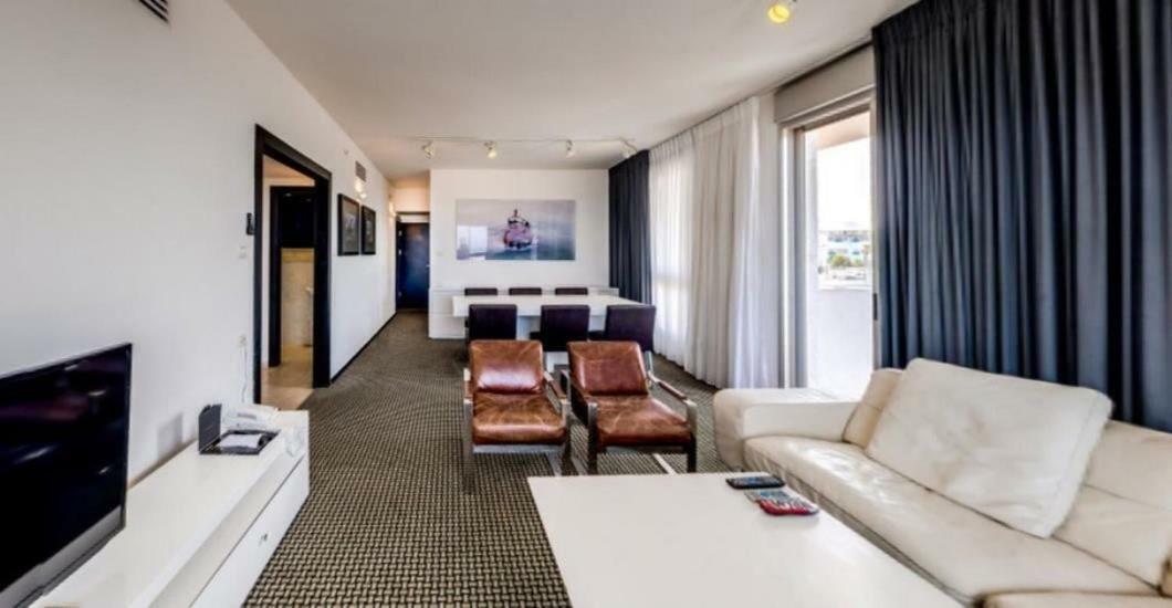 Beach Luxury Apartments And Suites 텔아비브 외부 사진